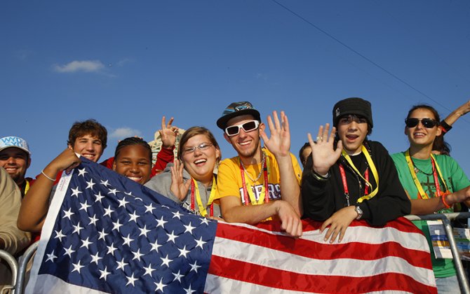 “Niyə bəziləri bütün günü Rusiyanı tərifləyib Qərbi pisləyirlər, amma övladları, nəvələri Amerikadadır...”