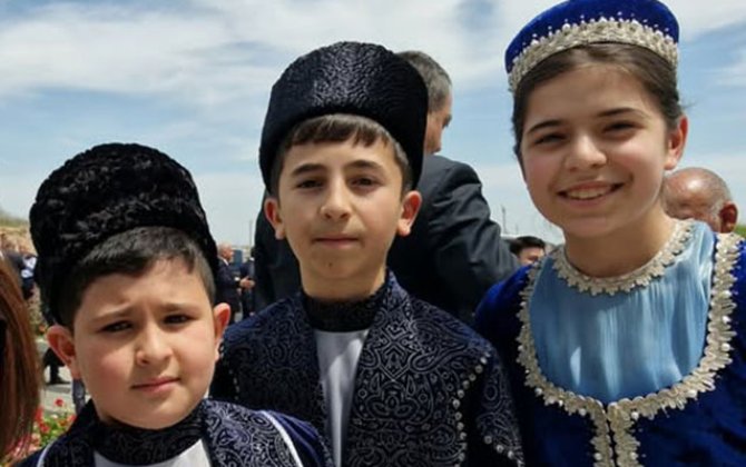 Prezidenti kövrəldən uşaqlar...