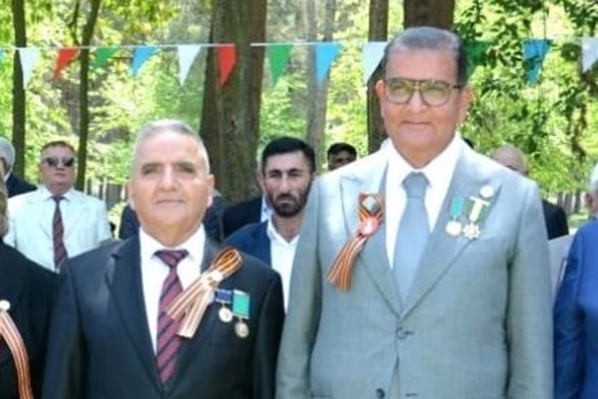 SSRİ bayrağı qalmaqalı davam edir: Yeni sədr istefa verdi