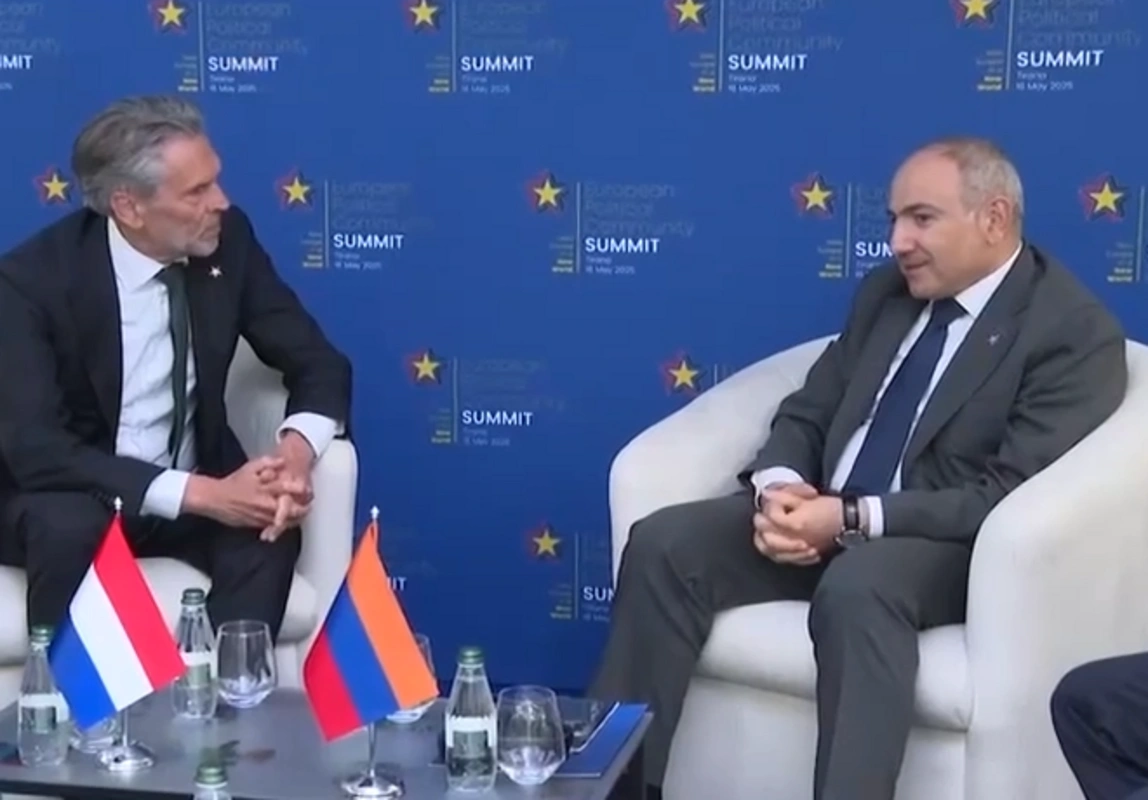 Paşinyan Albaniyada hansı ölkəni təmsil edib?