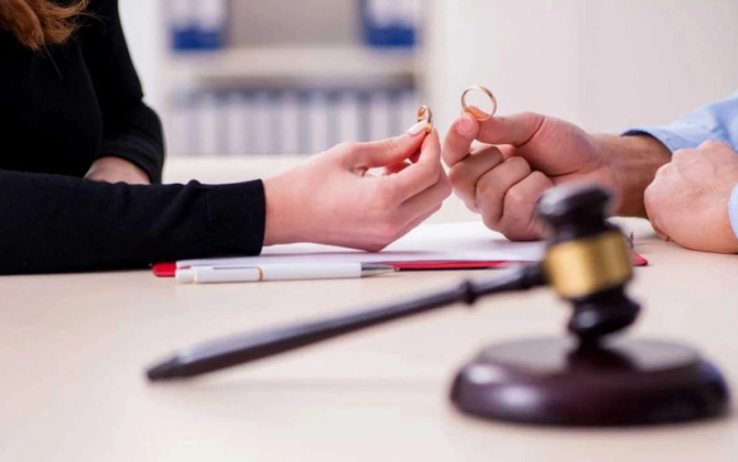 İpoteka ilə alınan ev boşanma zamanı necə bölünür? – Hüquqi izah