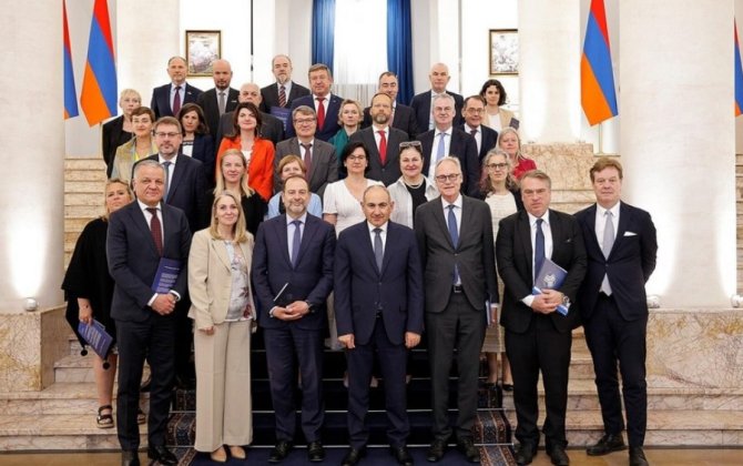 Послы ЕС указали Пашиняну на важность установления мира в регионе