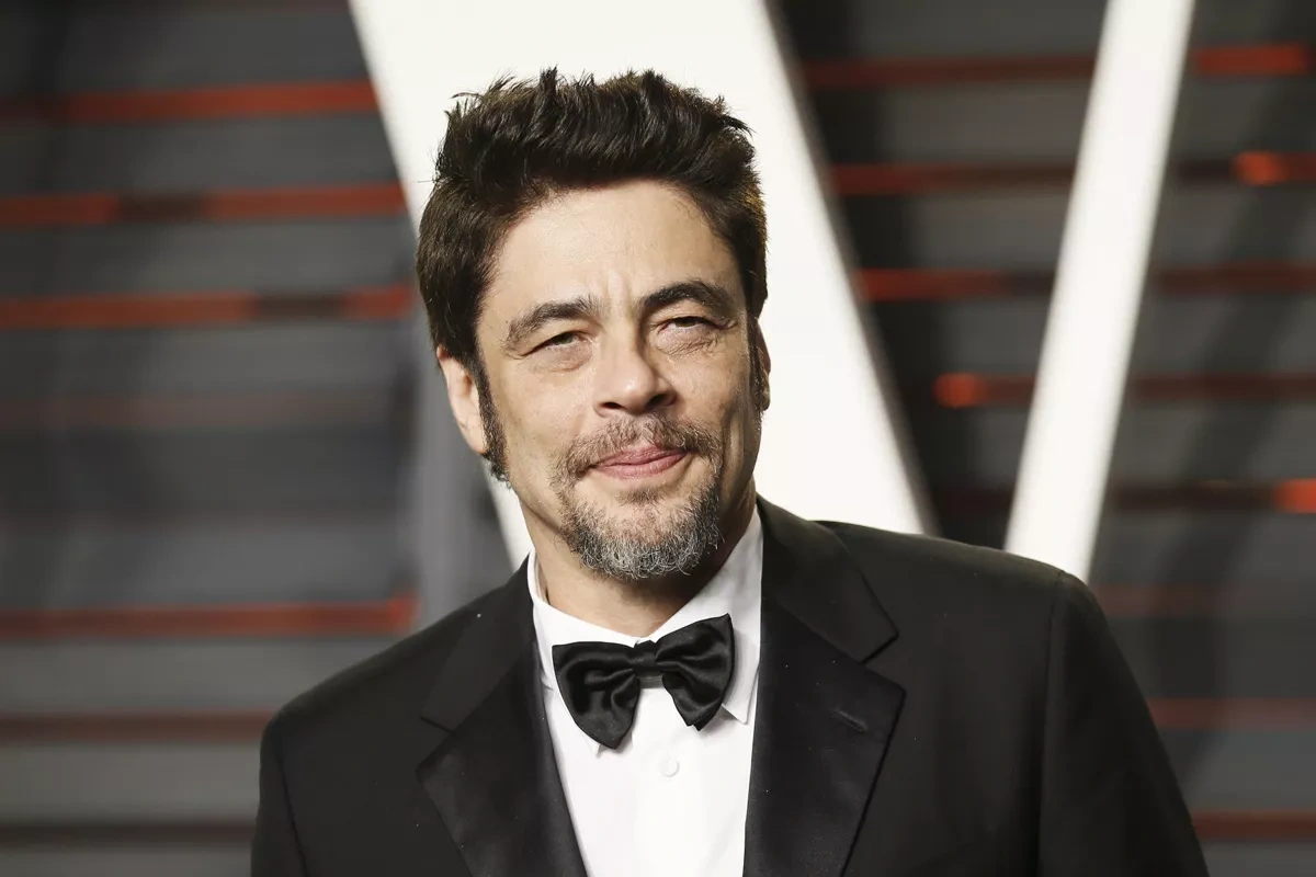 Tanınmış aktyor hava limanında saxlanıldı