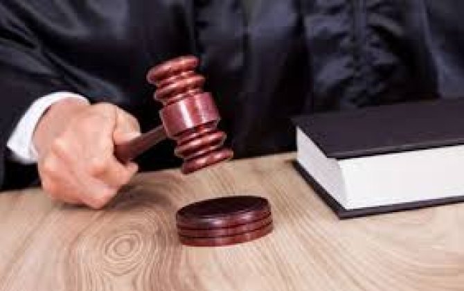 126 minlik dələduzluqda təqsirləndirilən həkimlərə HÖKM OXUNDU