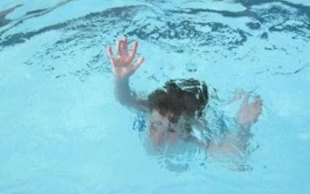 Axtarılan körpə su hovuzundan tapıldı