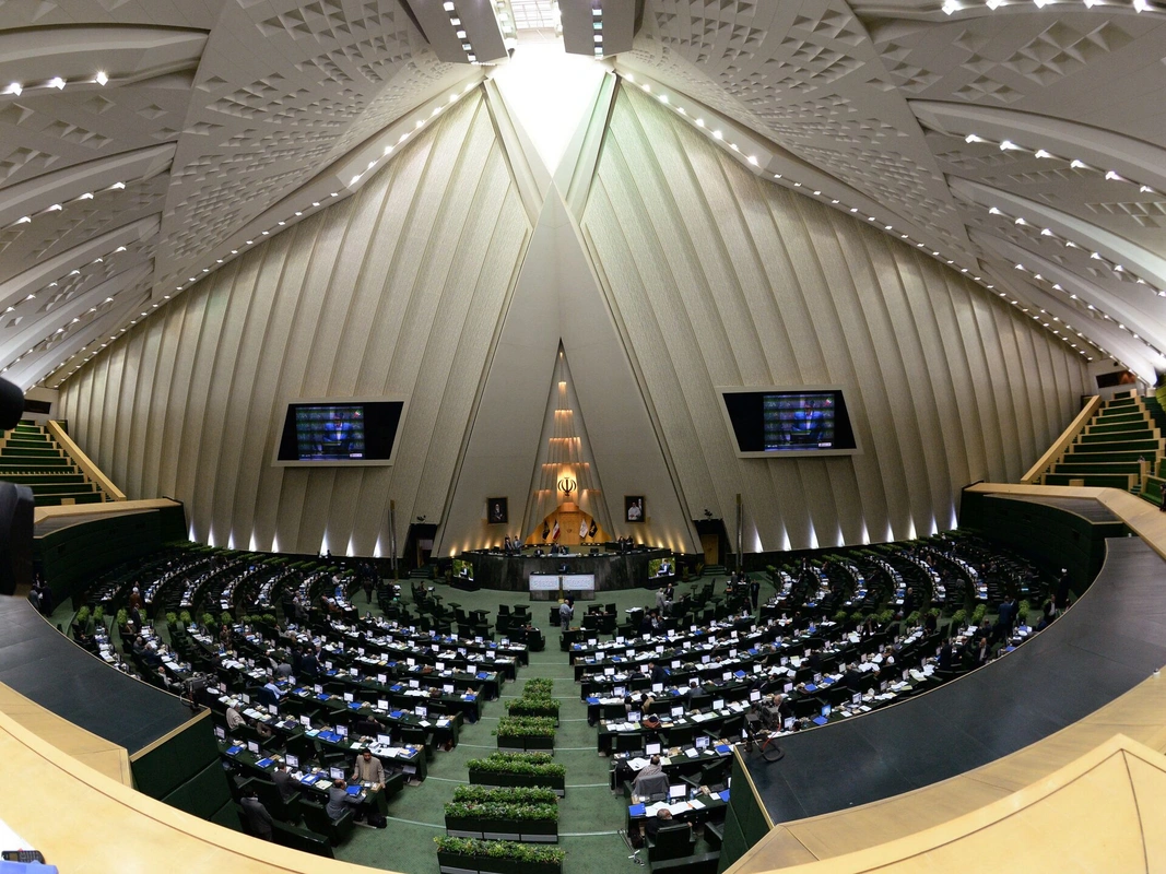 İran parlamenti təcili iclas keçirir