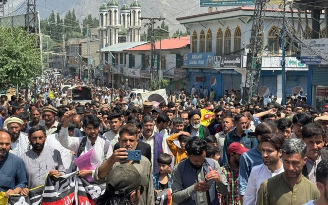 Pakistanda İsrailin İrana hücumlarına qarşı kütləvi etirazlar başladı