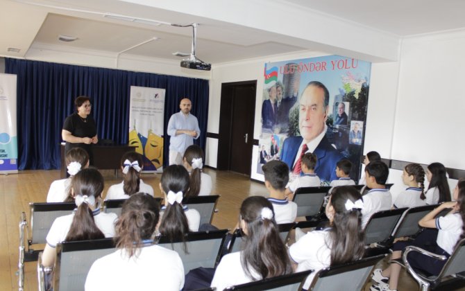 Əlilliyi olan şəxslərin sosial iştirakçılığının təşviqi məqsədilə məktəblərdə maarifləndirmə sessiyaları keçirilib