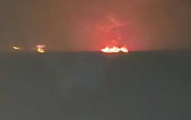 Hörmüz boğazı yaxınlığında 3 gəmi YANDI