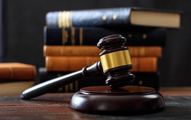 Kişi bir milyon manata yaxın pulunu ələ keçirən qadını bağışladı -xa0MƏHKƏMƏ