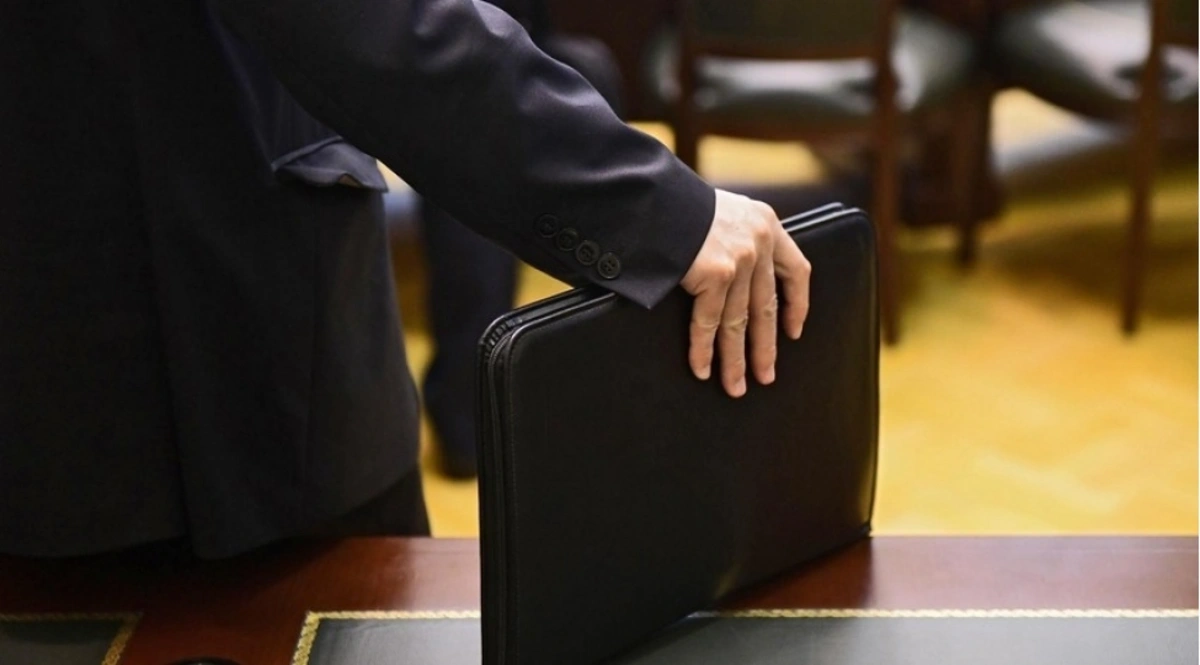 Attestata yanlış qiymət yazıldığı üçün direktor cəzalandırıldı