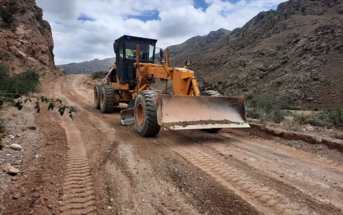 Şərurda avtomobil yolunda selin fəsadları aradan qaldırılır - FOTO