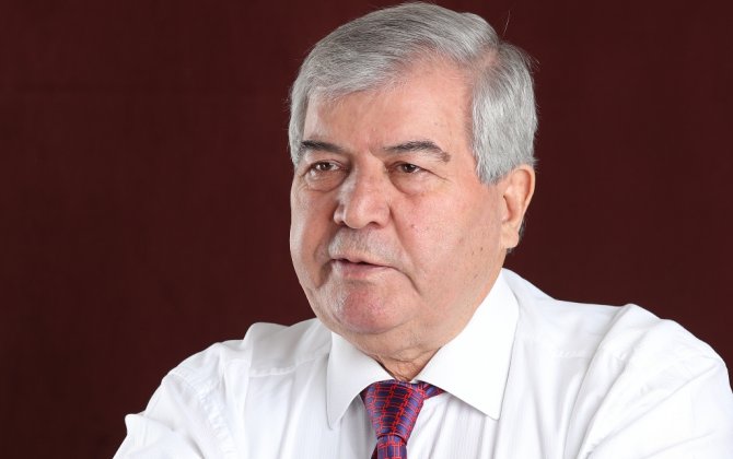 “Ədəbiyyat xalqın ruhunu diri saxlayır və daim hərəkətverici faktor kimi çıxış edir”