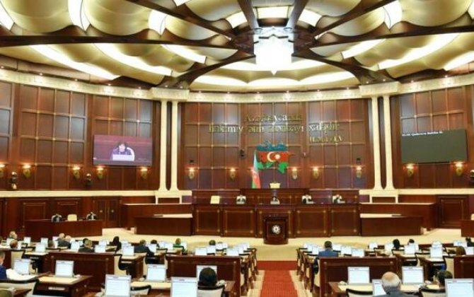 Milli Məclisin iclası başladı