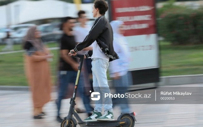 Bakıda skuterin vurduğu qadının dişləri qırıldı