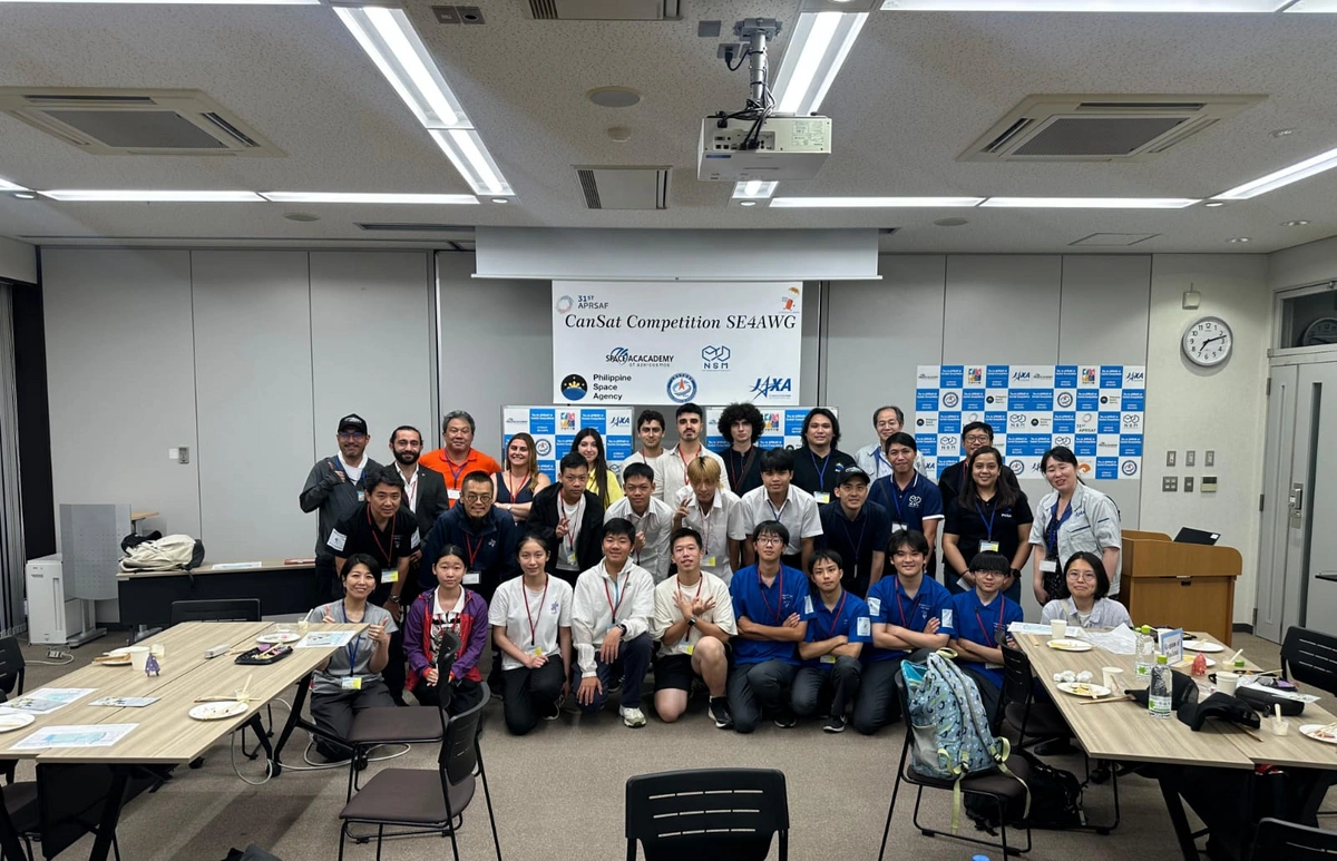 Azərbaycanlı tələbələr kosmik sahə üzrə Yaponiyada birinci oldular - FOTO