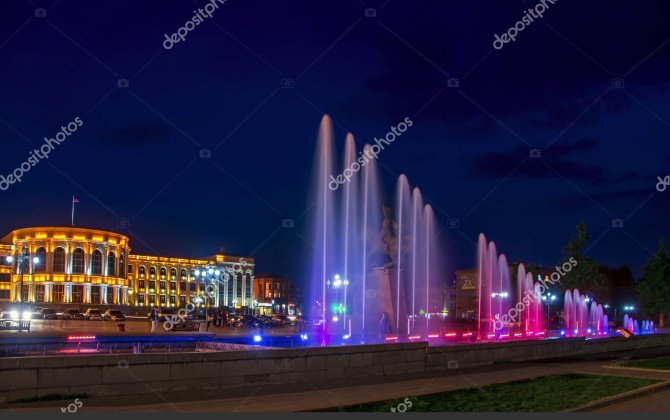 Gümrüdəki fəvvarələrdə rusca məşhur “vor-zakon” mahnısı səsləndi...-Paşinyan əsəbləşdi və...