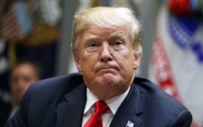 Трамп снова появился с пятном на руке