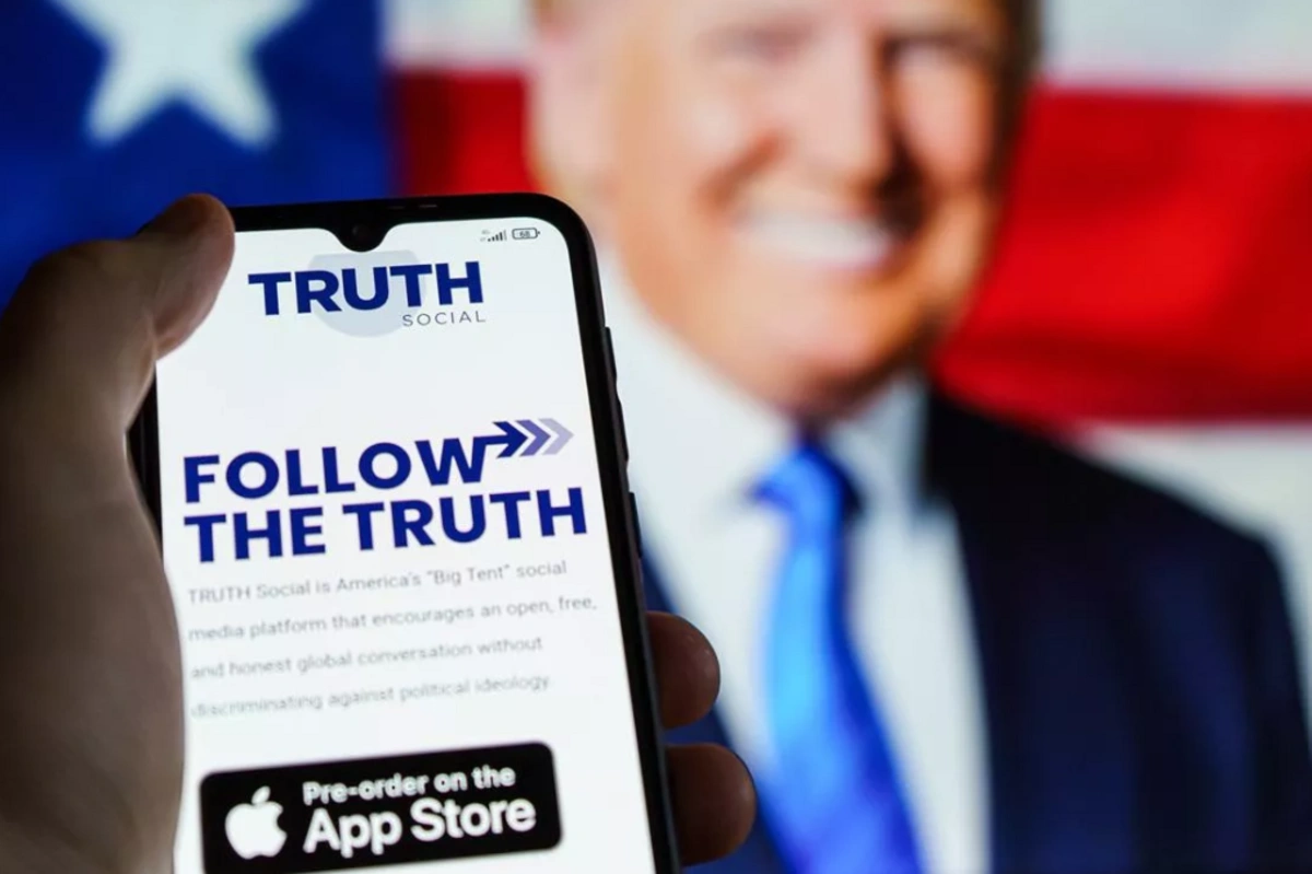 Trampın sosial şəbəkəsindəki süni intellekt bəzi fikirlərdə onunla razılaşmır