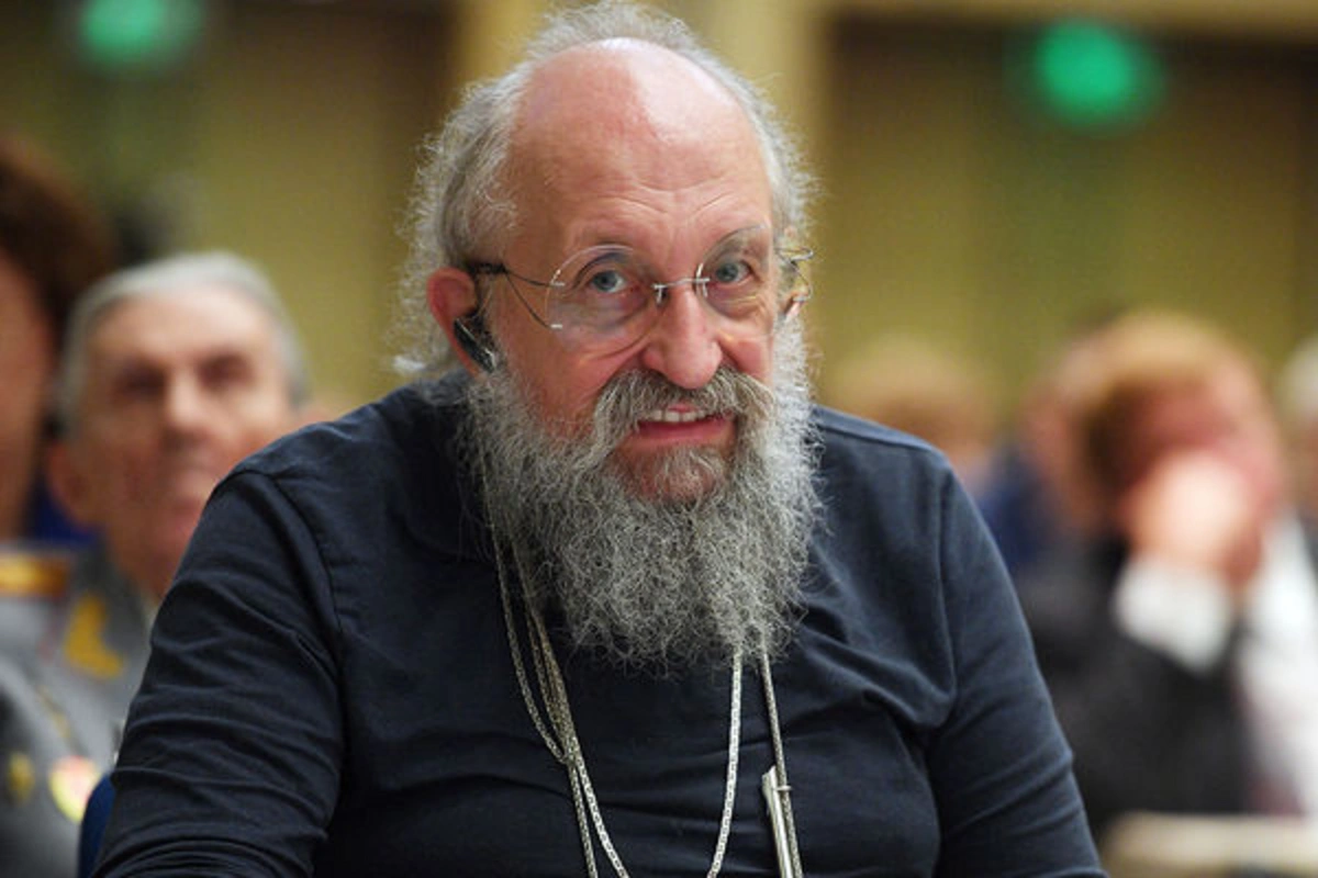 Tanınmış rusiyalı aparıcı Ukraynada axtarışa verilib