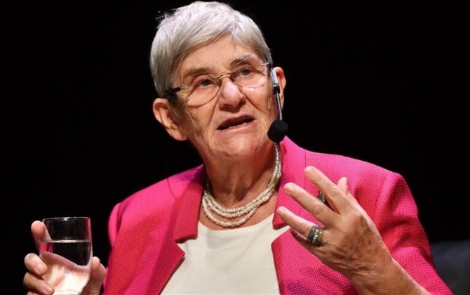 Canan Karataydan xəbərdarlıq: Qabığı ilə yeməyin!