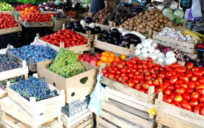 “Vosmoy” bazarında xiyar özündən razıdır, pomidor əzilib, suya dönüb - REPORTAJ + FOTO