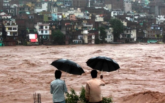 Pakistan Hindistanın xəbərdarlığı fonunda ən azı 150 min nəfəri təxliyə edib