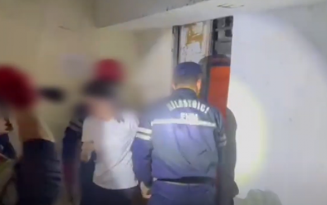Bakıda liftdə qalan şəxslər xilas edildi