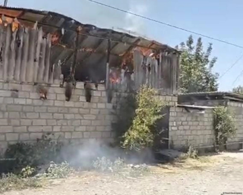 Ağcabədidə fermada güclü yanğın: Xəsarət alan var