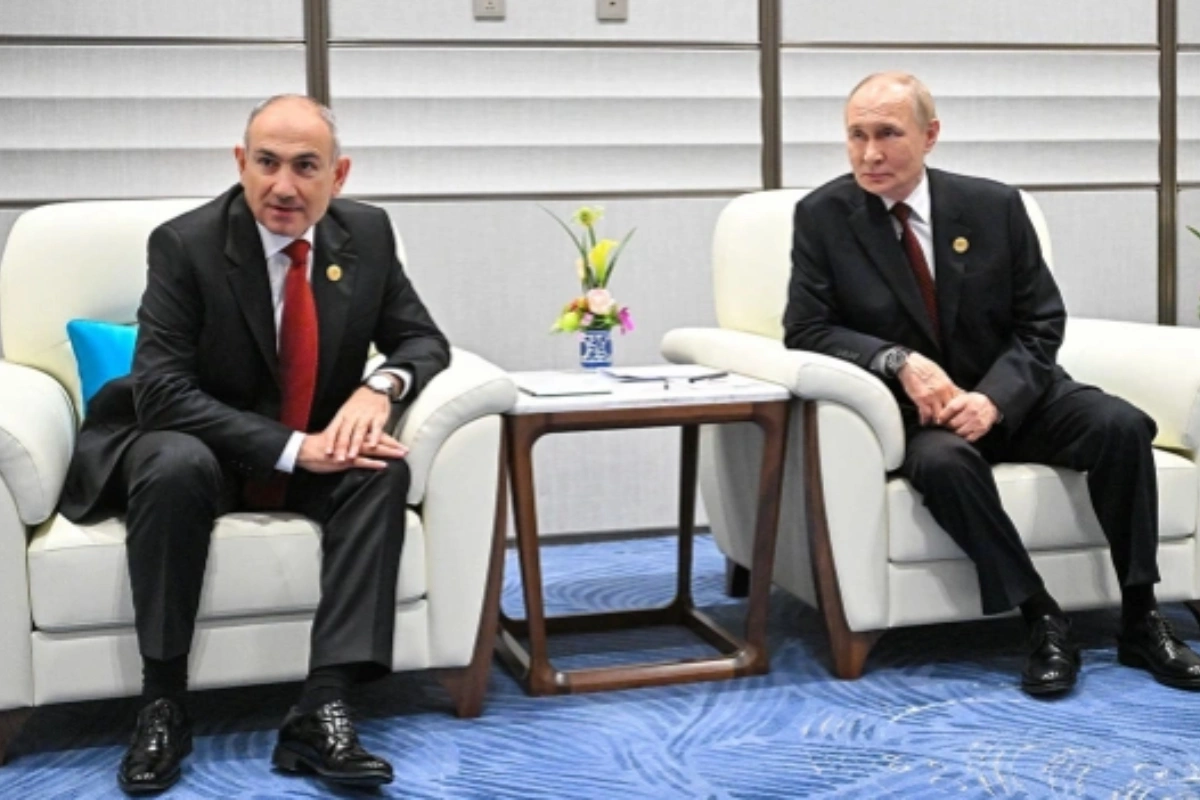 Putin Paşinaynla görüşüb