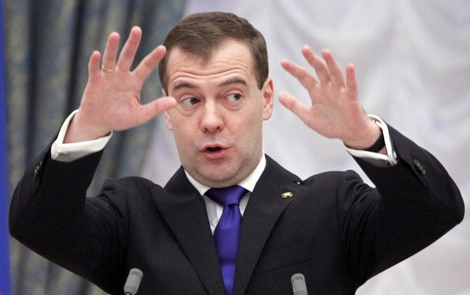 Медведев назвал Макрона и Мерца «редкими уродами»