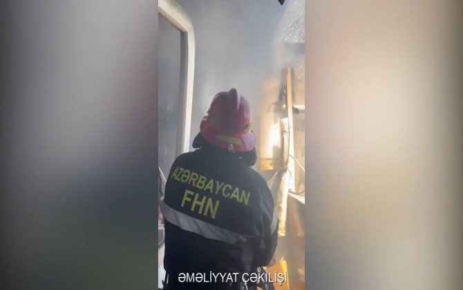 В Баку произошел пожар в многоэтажке, эвакуированы 12 человек
