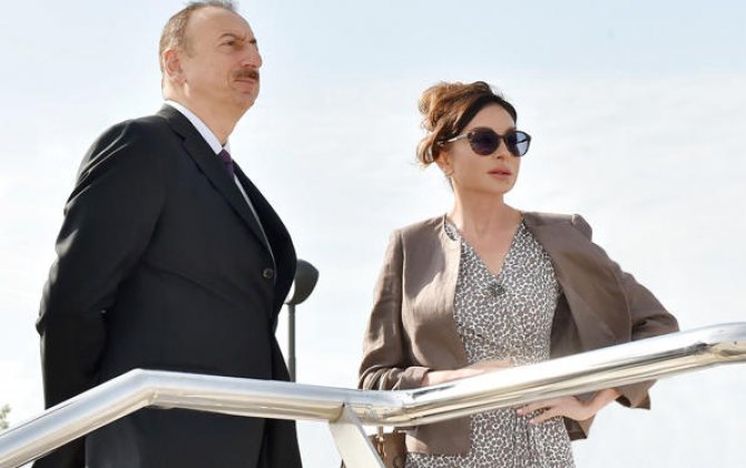 Президент Ильхам Алиев и Первая леди Мехрибан Алиева посмотрели парад, посвященный 80-й годовщине Победы в Войне сопротивления китайского народа японским захватчикам и во Второй мировой войне-ФОТО-ВИДЕО