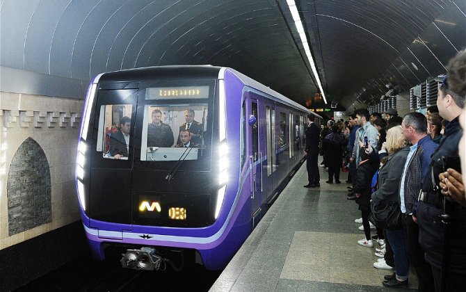 Бакинское метро обслужило более 15 млн пассажиров в августе