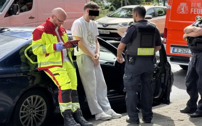 Avtomobil insanların üzərinə sürülüb, yaralılar var