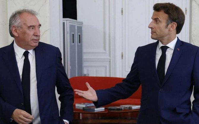 Fransa yeni siyasi böhranın astanasında
