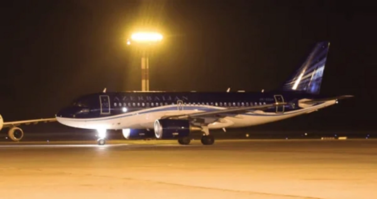 Пассажирский самолет AZAL впервые за последние пять лет приземлился в Тебризе