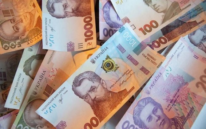 Украинская гривна за 6 месяцев подешевела к доллару и евро на 5%