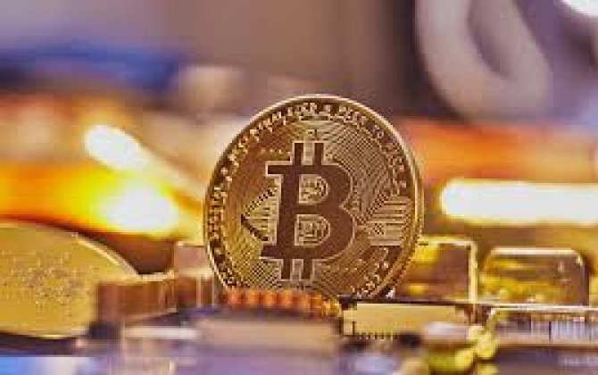 Биткоин подешевел почти на 2%
