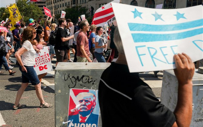 В Вашингтоне состоялся марш против внутренней политики Трампа
