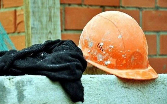 Ev uçub, usta dağıntılar altında qalaraq ölüb
