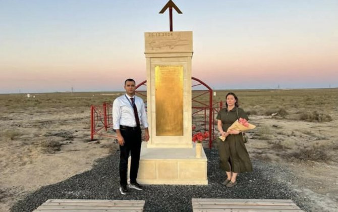 ABŞ səfirliyinin müşaviri AZAL təyyarəsinin qəzaya uğradığı yeri ziyarət etdi - FOTO