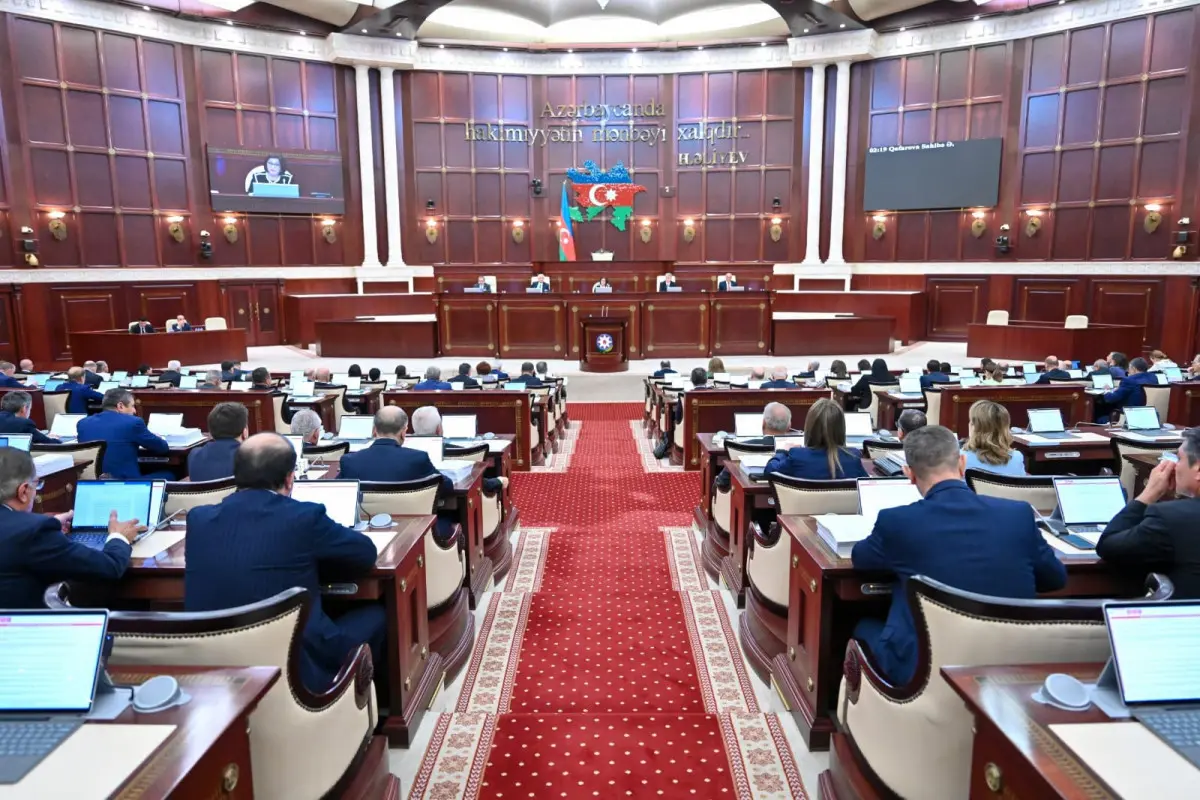 Milli Məclisin növbədənkənar xüsusi iclası başladı