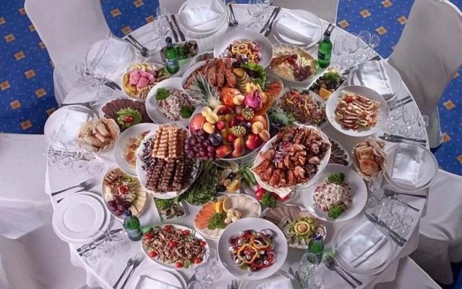 Dəbdəbə və menyu yarışına çevrilən toy məclisləri: 