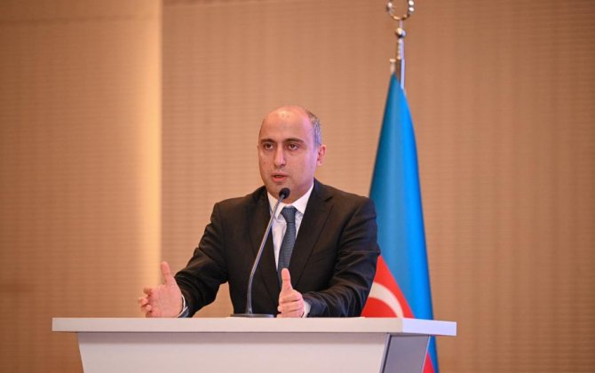 Nazir “Azərbaycan tarixi” və “Azərbaycan dili” dərsliklərində olan problemlərdən danışdı