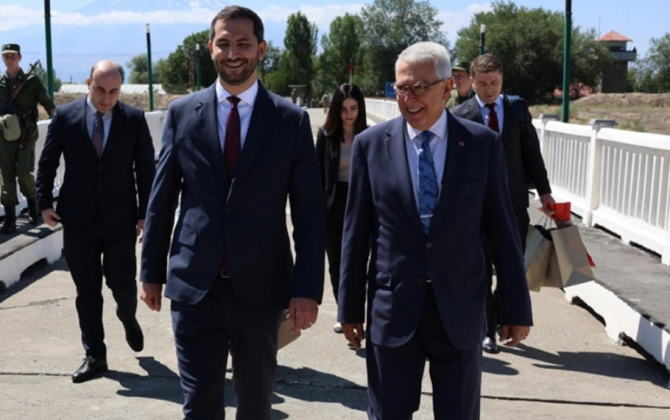 Ermənistan və Türkiyə Gümrü-Qars dəmir yolunun bərpası imkanlarını araşdıracaq