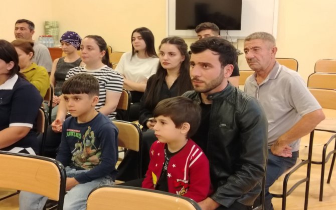 İlk köç karvanı Hadrut qəsəbəsinə çatıb, açarlar təqdim edilib - FOTO