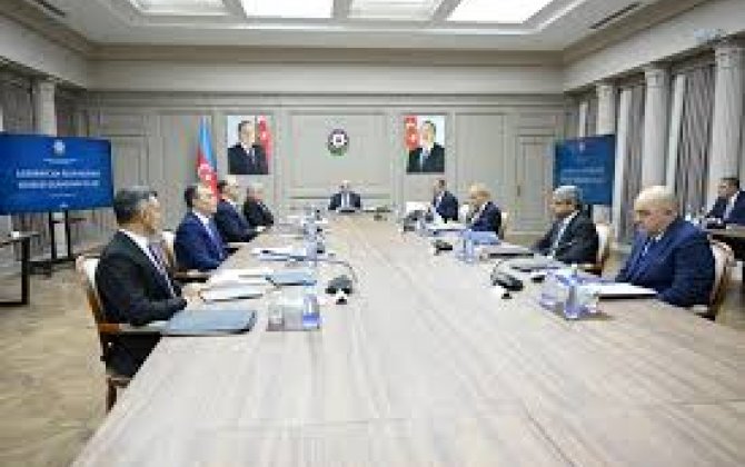 Экономический совет Азербайджана обсудил бюджетные перспективы на 2026 год-ФОТО