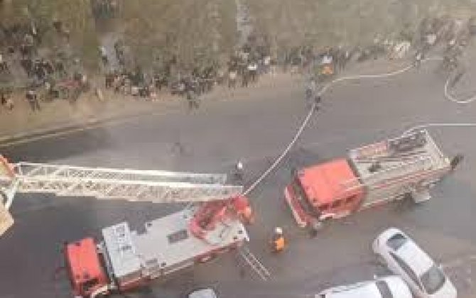 В Хырдалане жильцов многоэтажки эвакуировали из-за пожара-ФОТО