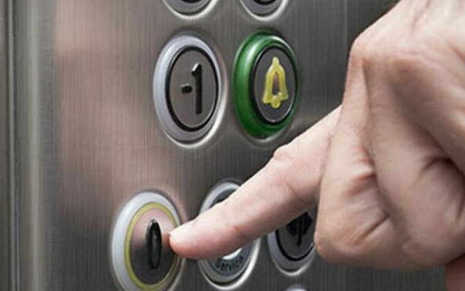 Liftdə köməksiz qalan şəxslər xilas edildi